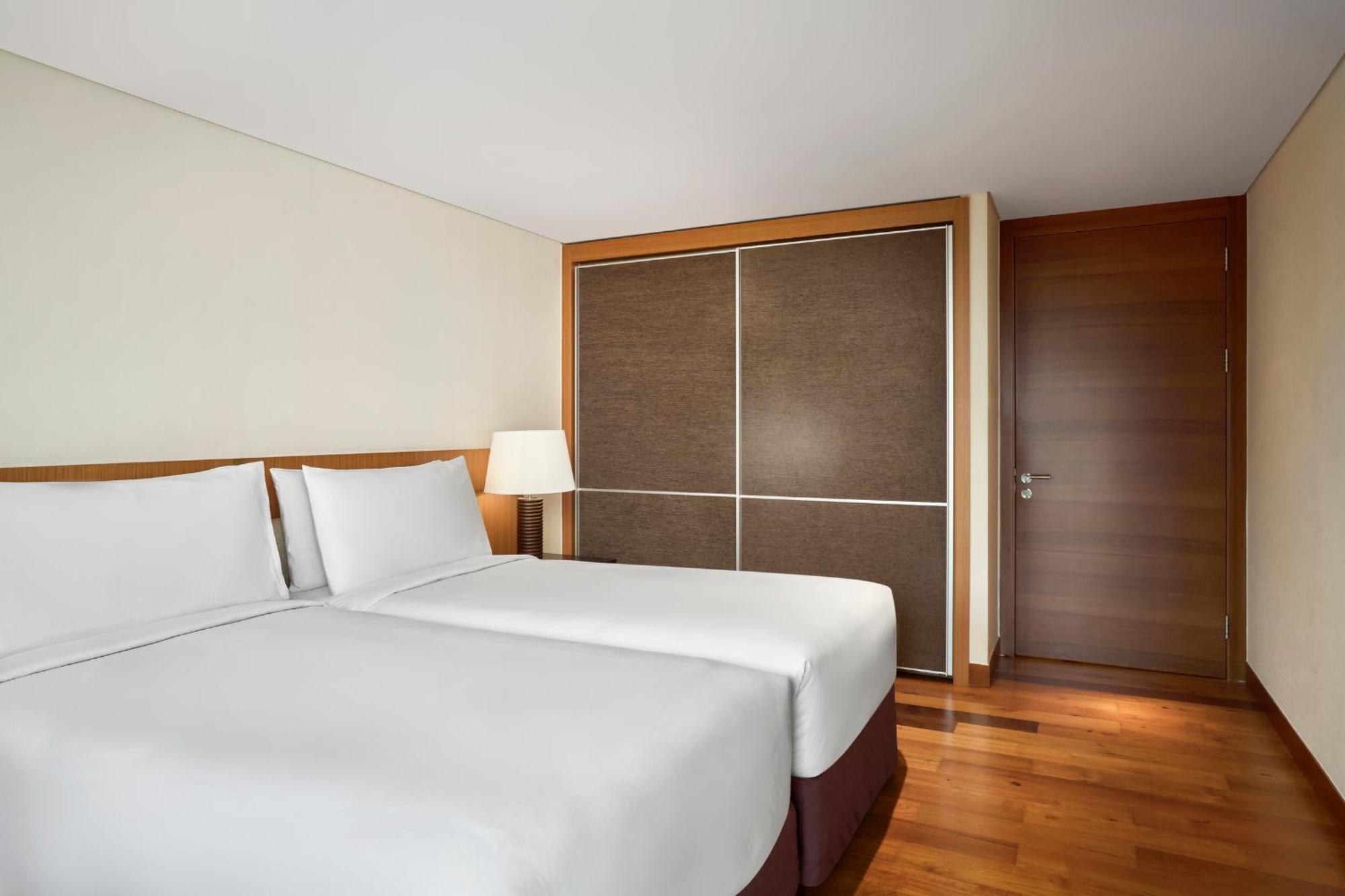 Jw Marriott And Saigon Ho Chi Minh City